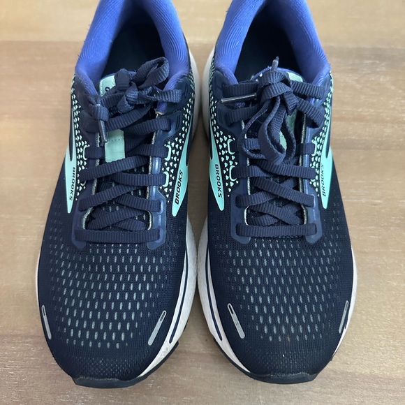 Brooks Ghost Women’s Running Sneakers - Picture 2 of 10